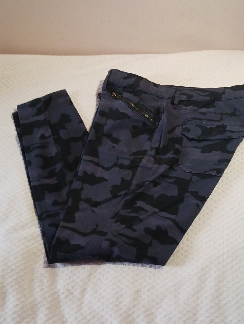 William Rast ⚜️Navy and Black Camo Cargo Skinny Jeans *New*